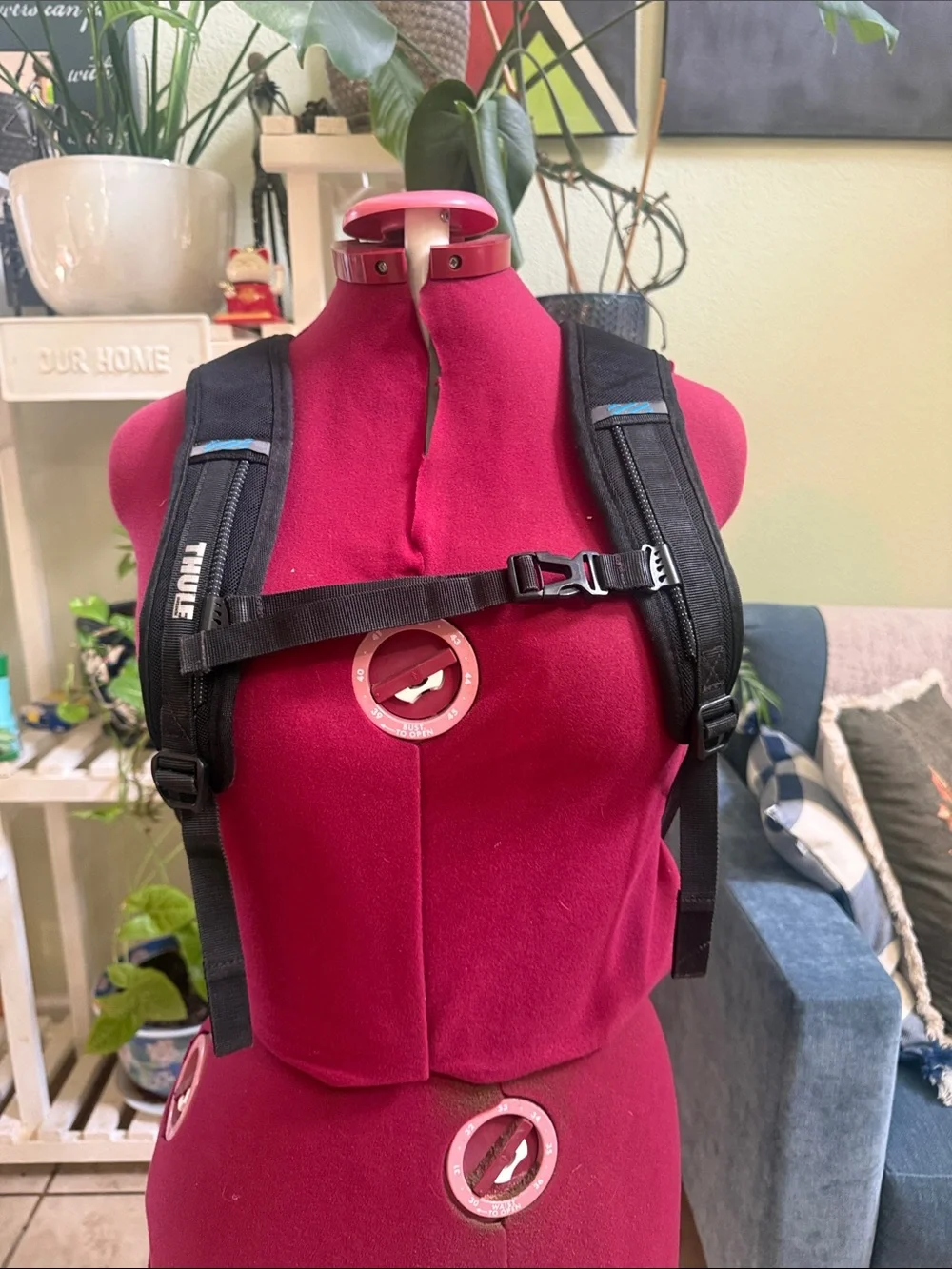 Thule Crossover 32L Backpack, pee-owned.